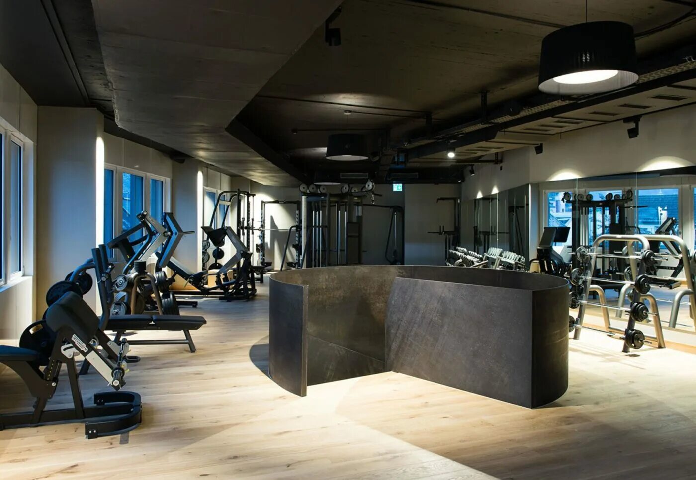 Fusion ленинская слобода. Дизайн проект фитнес клуба. Фитнес клуб fusion fitness. Edge premium fitness club ресепшн. Фитнес интерьер.