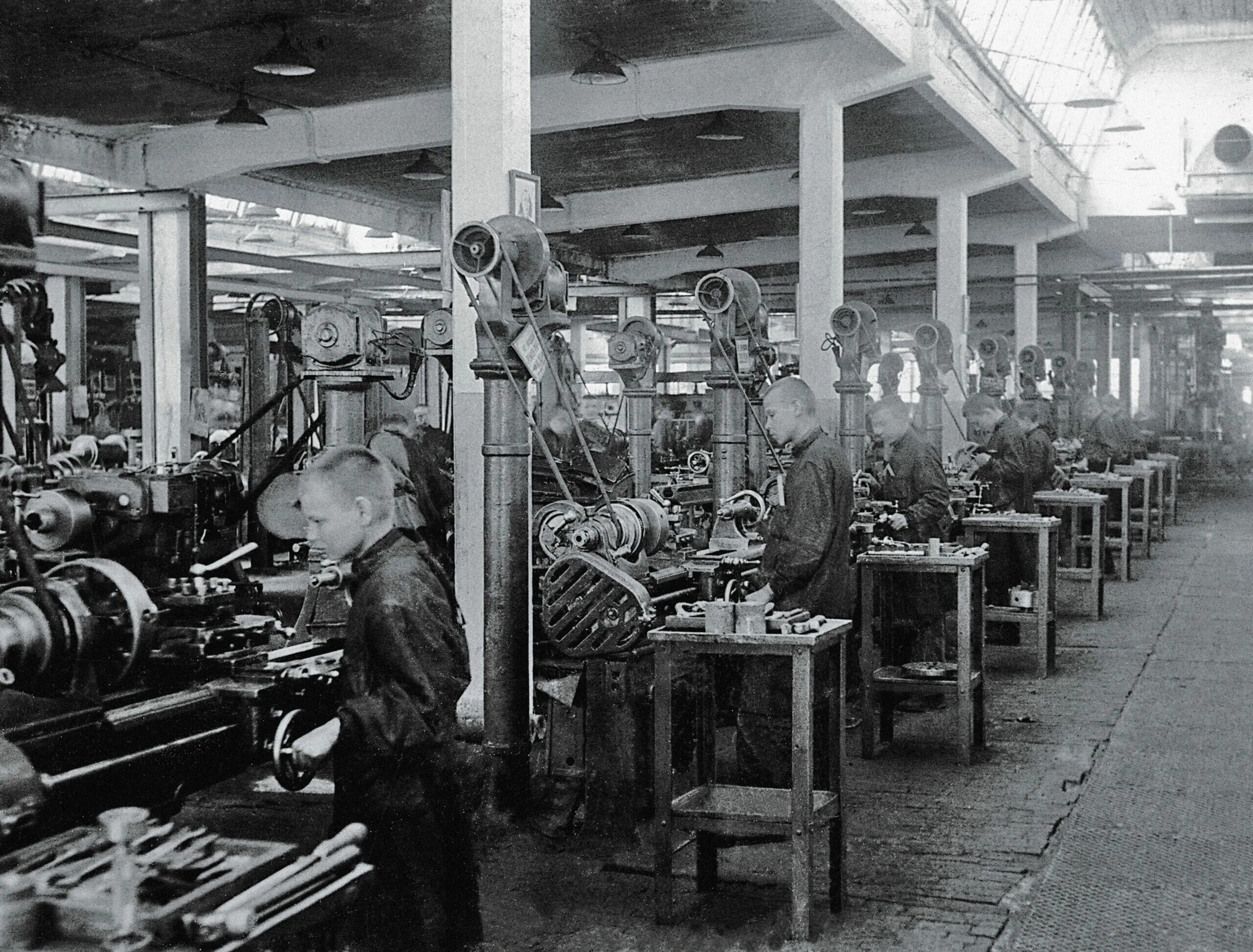 Тульский оружейный завод 1941. Тульский оружейный завод в годы войны. Тульски йоружейный завод в годы первой Мировов йовйны. Иваново в годы войны 1941-1945 на фабриках.