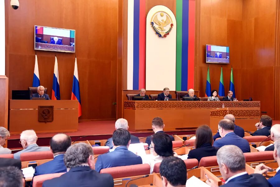 Депутаты нс рд. Депутаты народного собрания 6 созыва дагестан. глава парламента дагестана. депутат народного собрания рд. фото парламента республики дагестан.