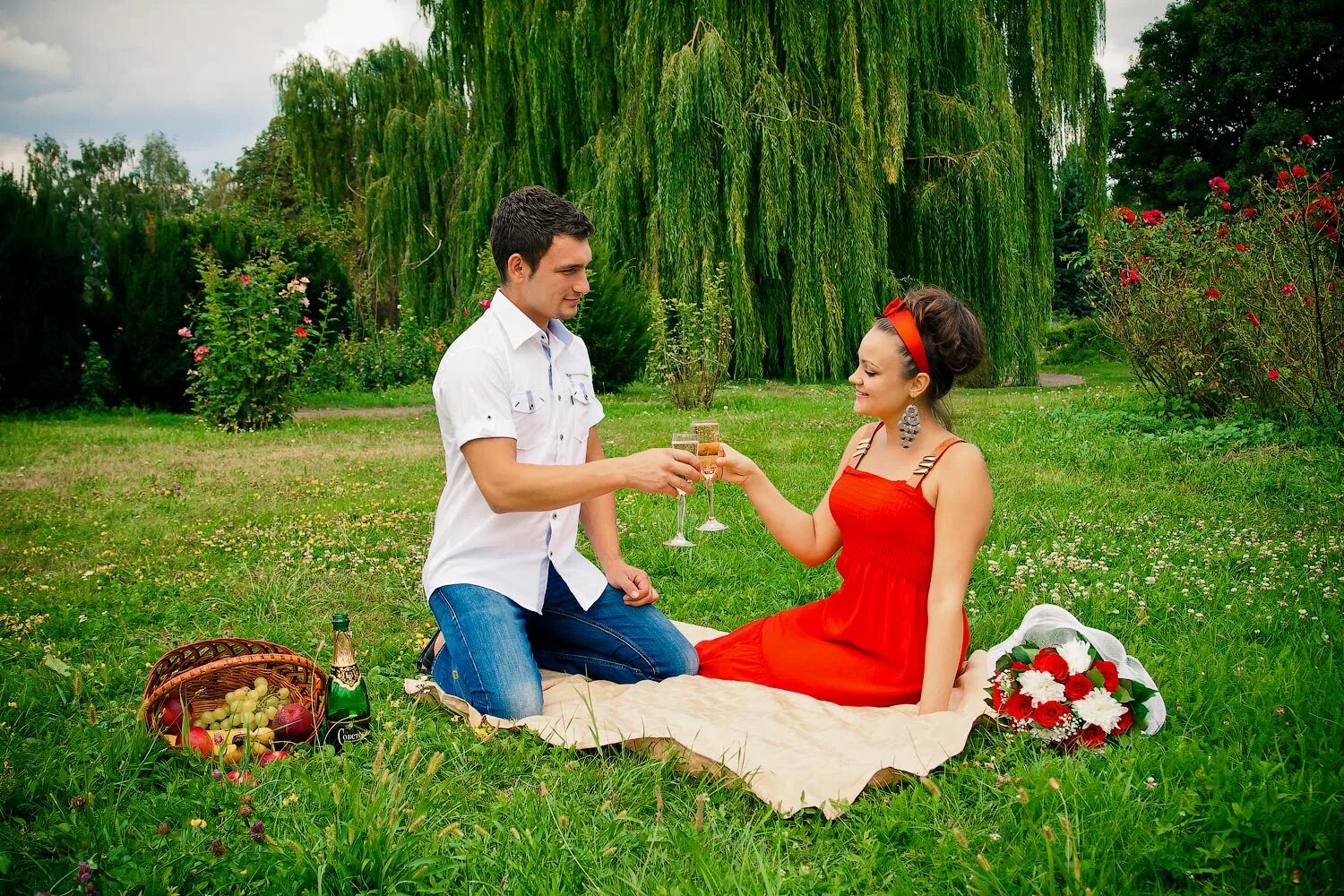 Предсвадебная Love story. Love story фотосессия. Предсвадебная фотосессия Love story. Тематика фотосессии лав стори. Истории любви ютубе