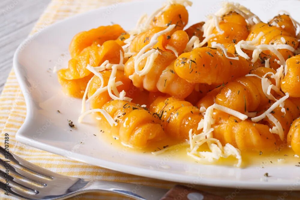 Pomarańczowe kopytka z batatów i kaszy jaglanej - naszakasza.pl Ricetta Ricette,