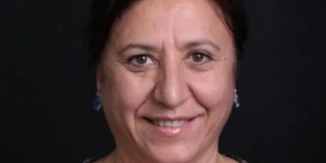 Нилюфер актриса. Hivda zizan alp турецкая актриса. Нилюфер кылычарслан. Нилюфер кылычарслан. Нилюфер кылычарслан дочь посла.