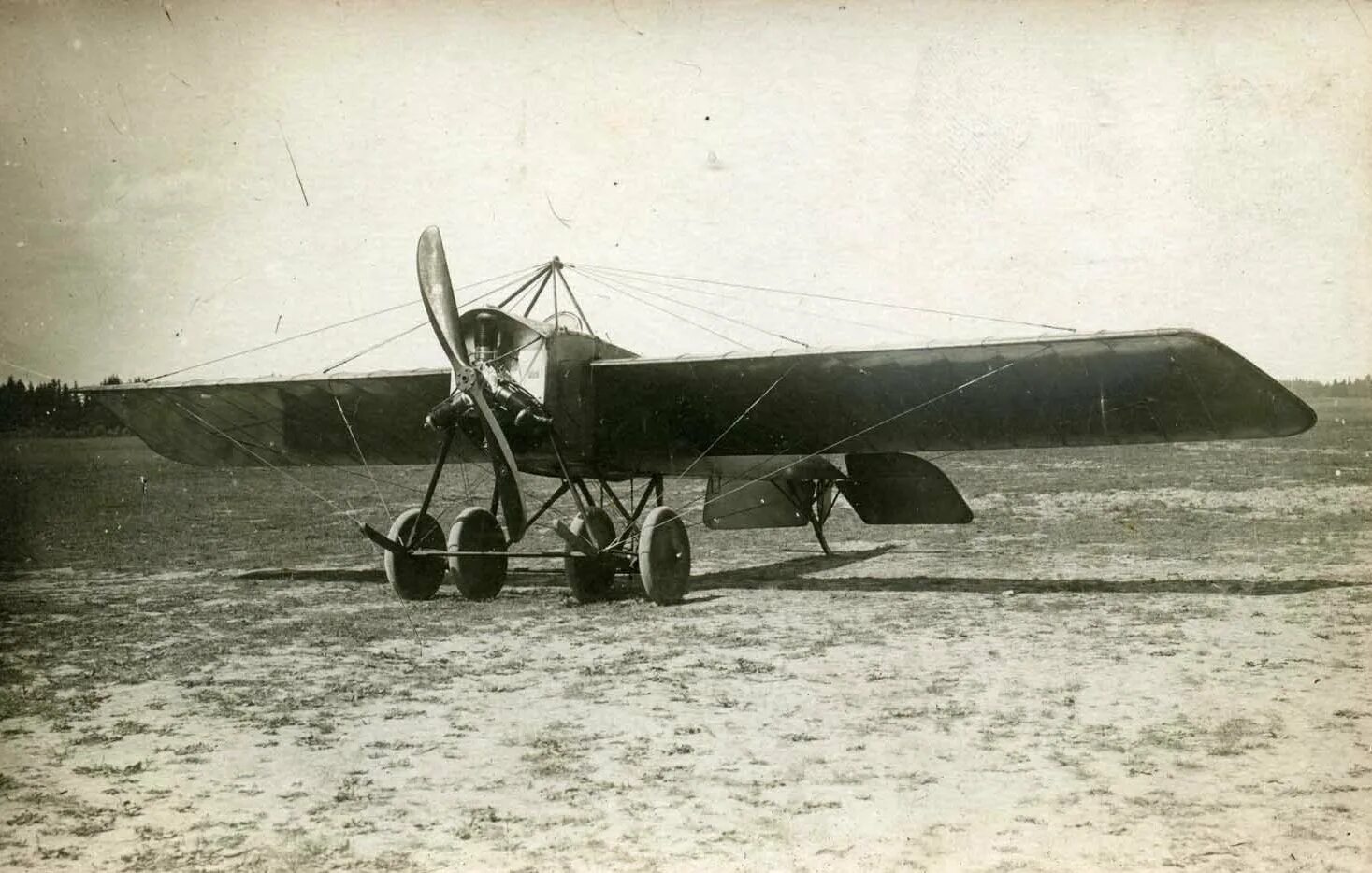 Первый отечественный самолет. Самолет Альбатрос 1914. Самолет Ньюпорт 1914 года. Братья Райт первый самолет.