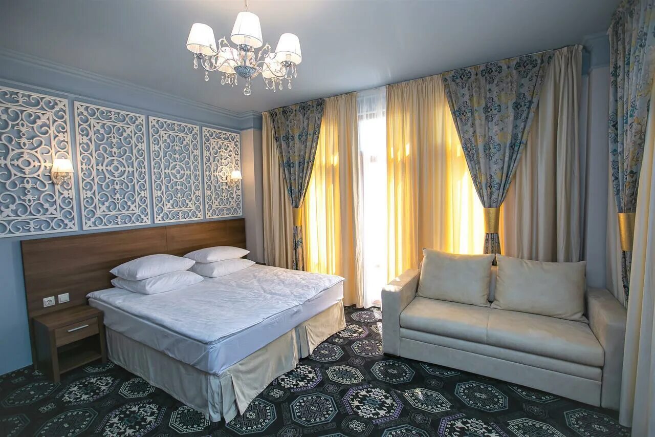 Отель солнечное сухум. Гаруда бутик отель Сухум. Garuda Boutique Hotel, Абхазия, Сухум. Garuda Boutique Hotel Абхазия. Garuda Hotel 4 Абхазия Сухум.