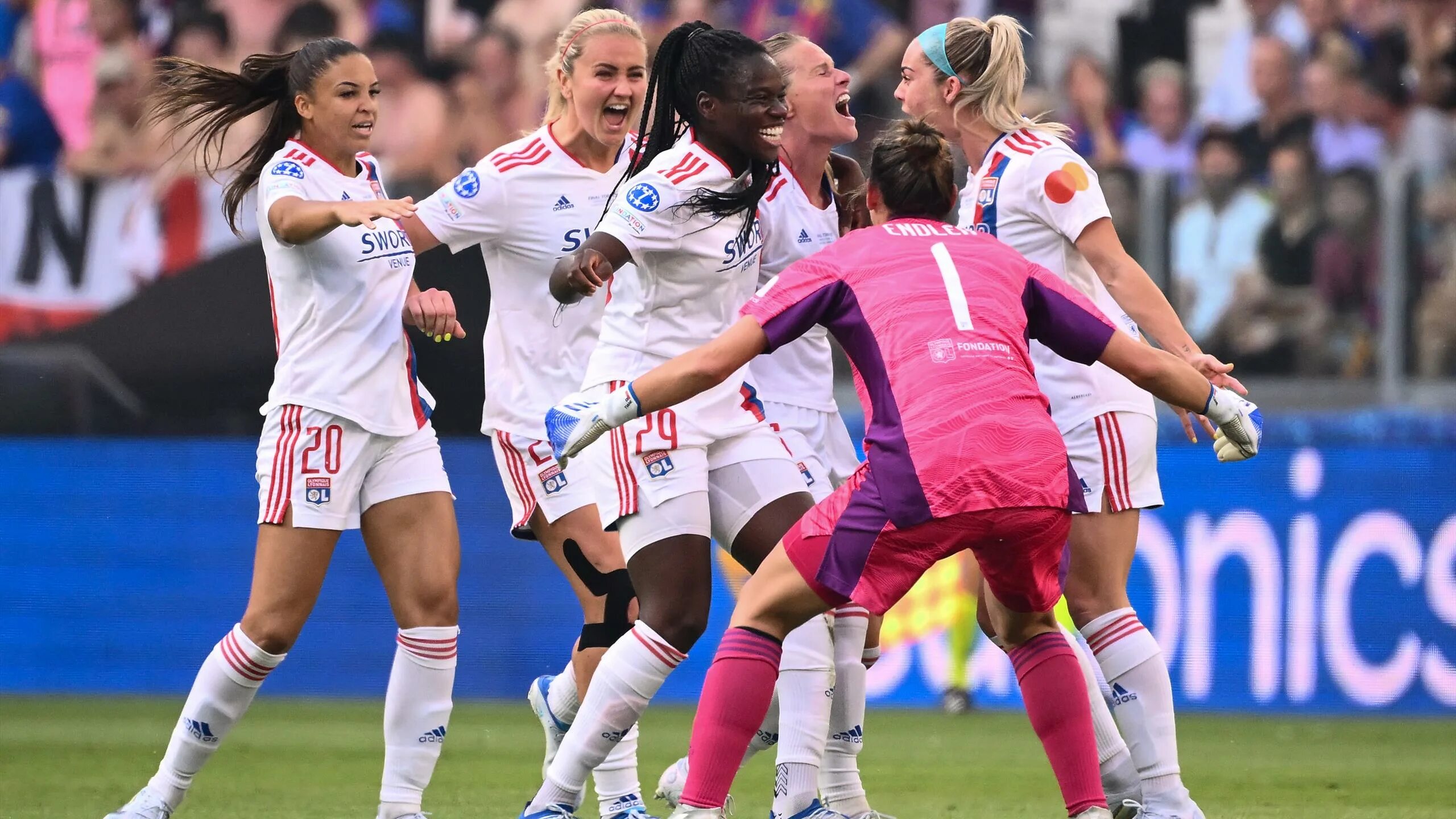 Футбол женщины италия. Giacinti футболистка сборной италии. Женская сборная италии. Футбол женщины италия. Женский футбол эстетика.