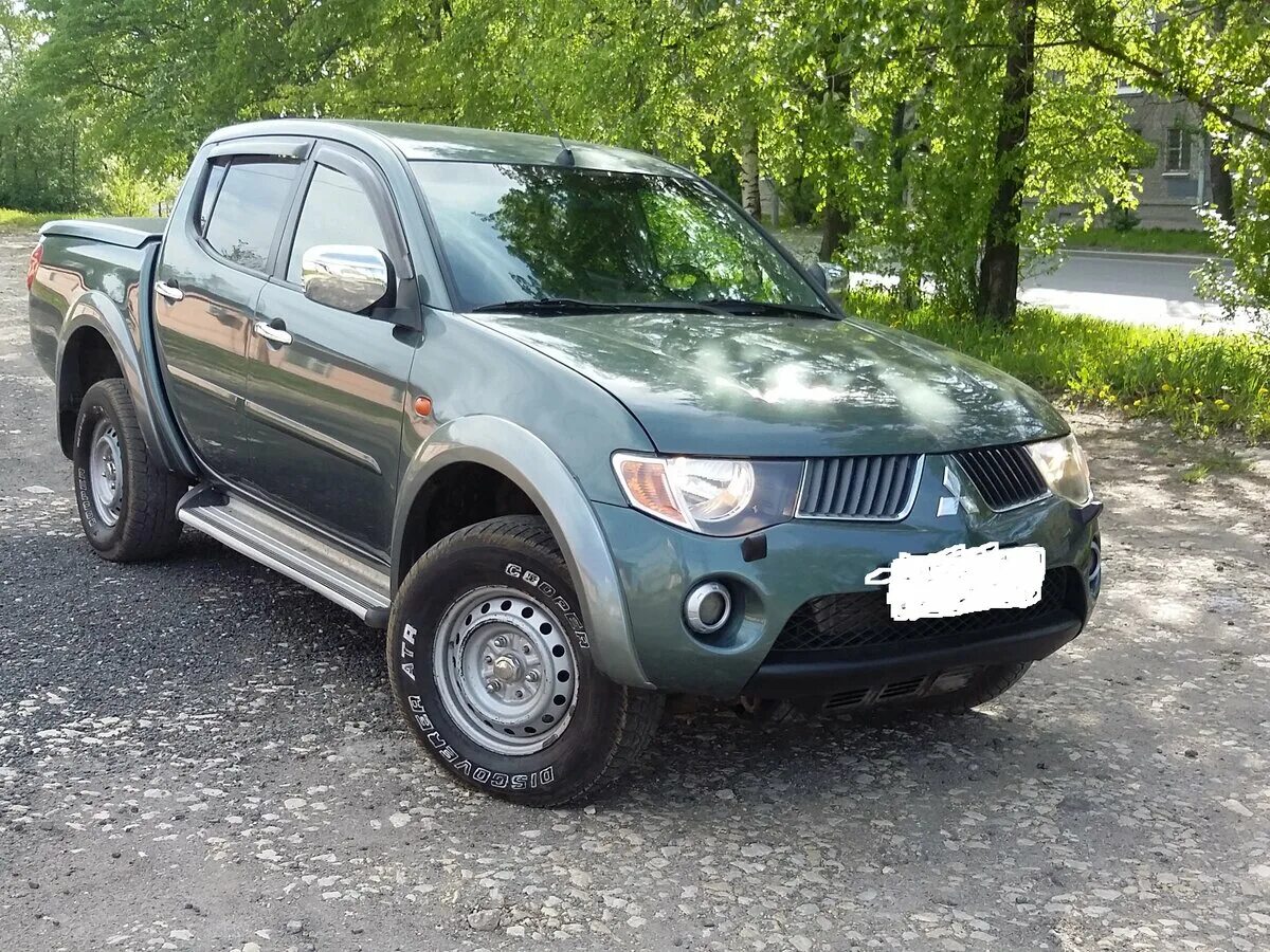 Mitsubishi l200 2008 года. Митсубиси л200 2008. Mitsubishi l200 серый. Мицубиси л200 2008. Машина митсубиси л 200 2008.