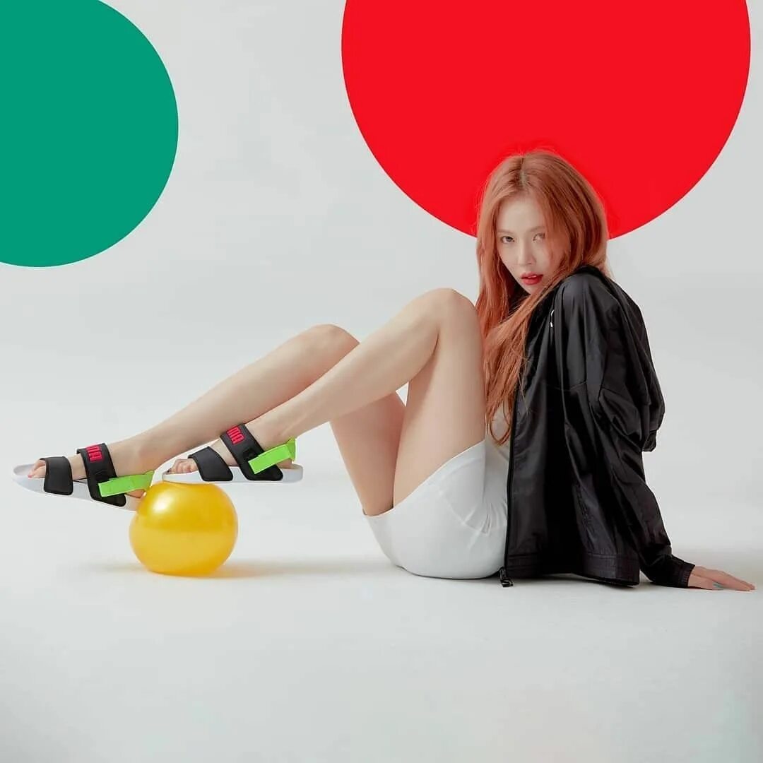 Hyuna ping. HYUNA and Dawn. HYUNA pingpong. Ping Pong HYUNA Dawn костюмы. Хена и Дон пинг понг.