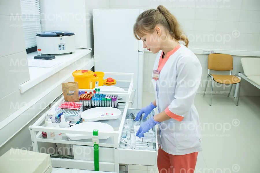 Вызов врача брянск бежицкий. Клиника мой доктор советский район брянск. Мой доктор брянск бежица. Бульвар 50 лет октября 38 брянск мой доктор. Сбитная светлана александровна брянск врач.