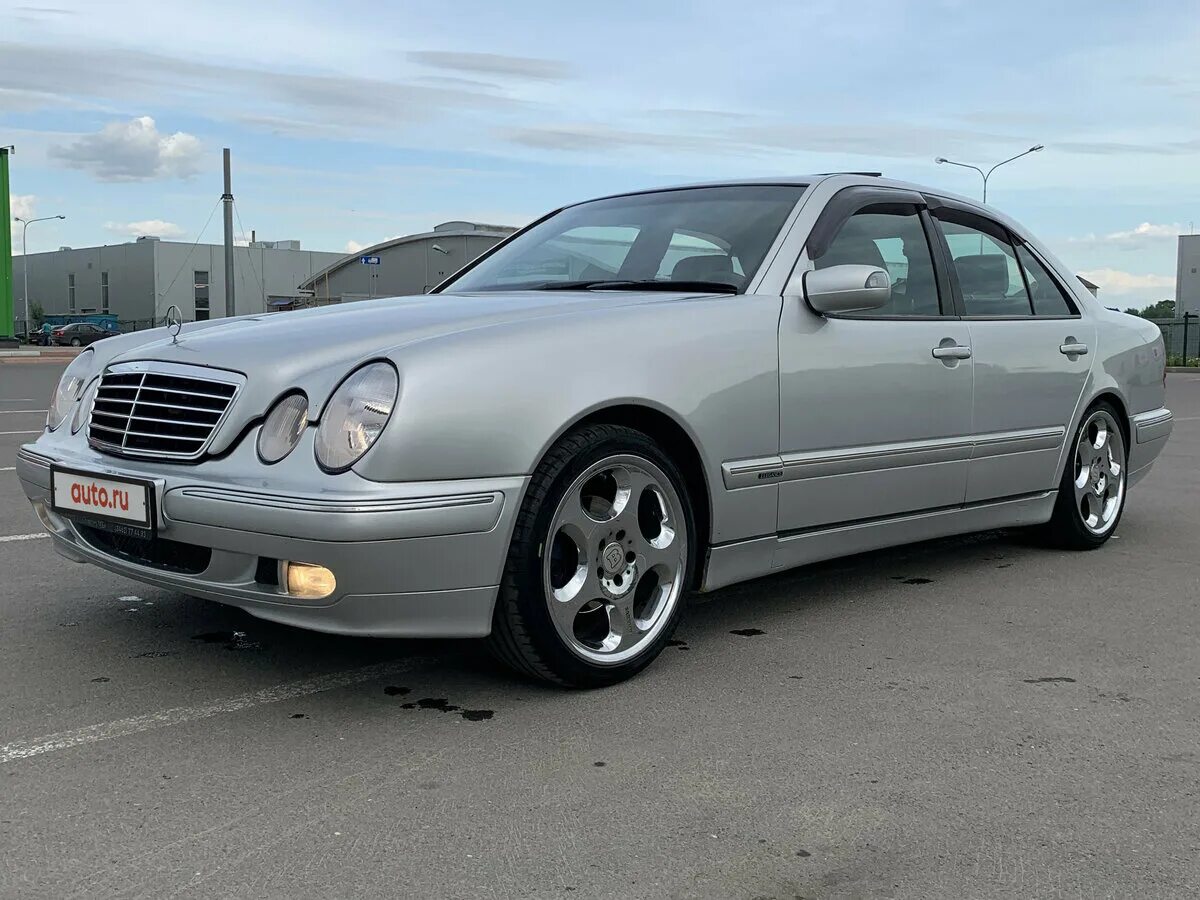 Мерседес 210 рестайлинг белый. Мерс 210 рестайлинг. Мерседес w210 дорестайлинг. 210 мерседес рестайлинг и 4. Mercedes w210 рестайлинг.