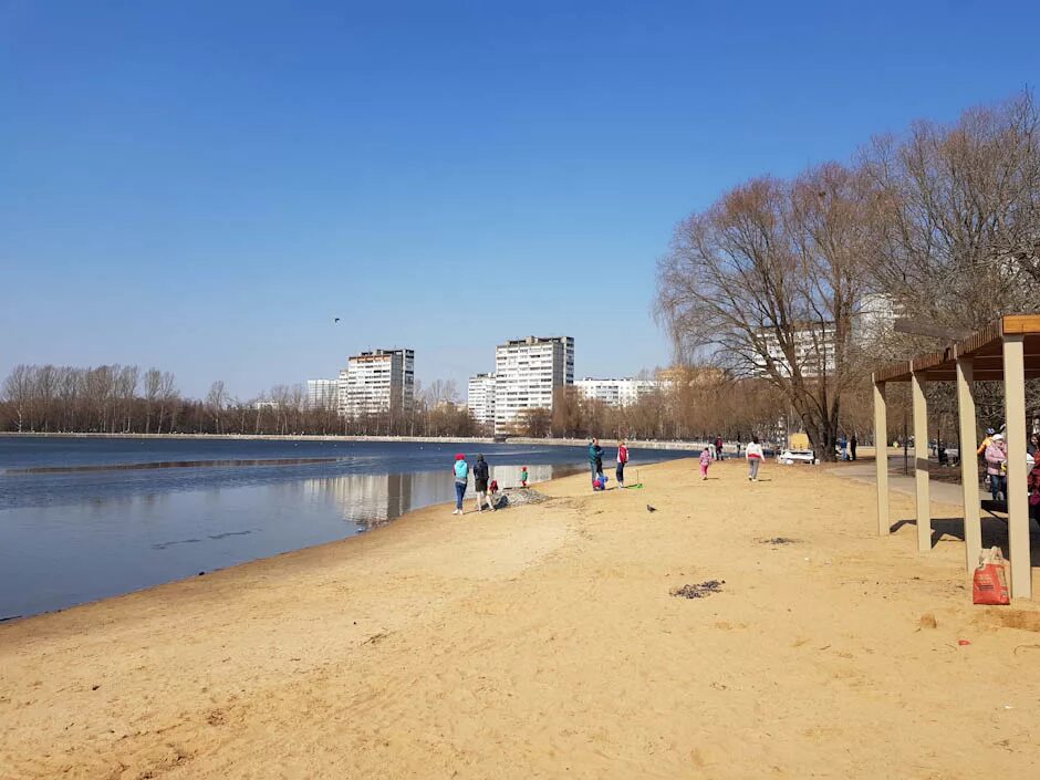 Парк михалково головинские пруды. Головинский пляж. Водосброс головинские пруды. Михалково головинские пруды пляж. Усадьба михалково головинские пруды.