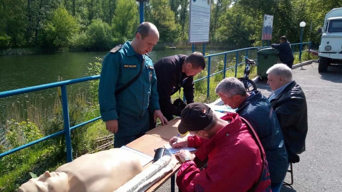 Обучение спасателей на воде. Щит спасателей на пляже. Новости Курской области сегодня последние свежие. Срочные новости курск сейчас последние