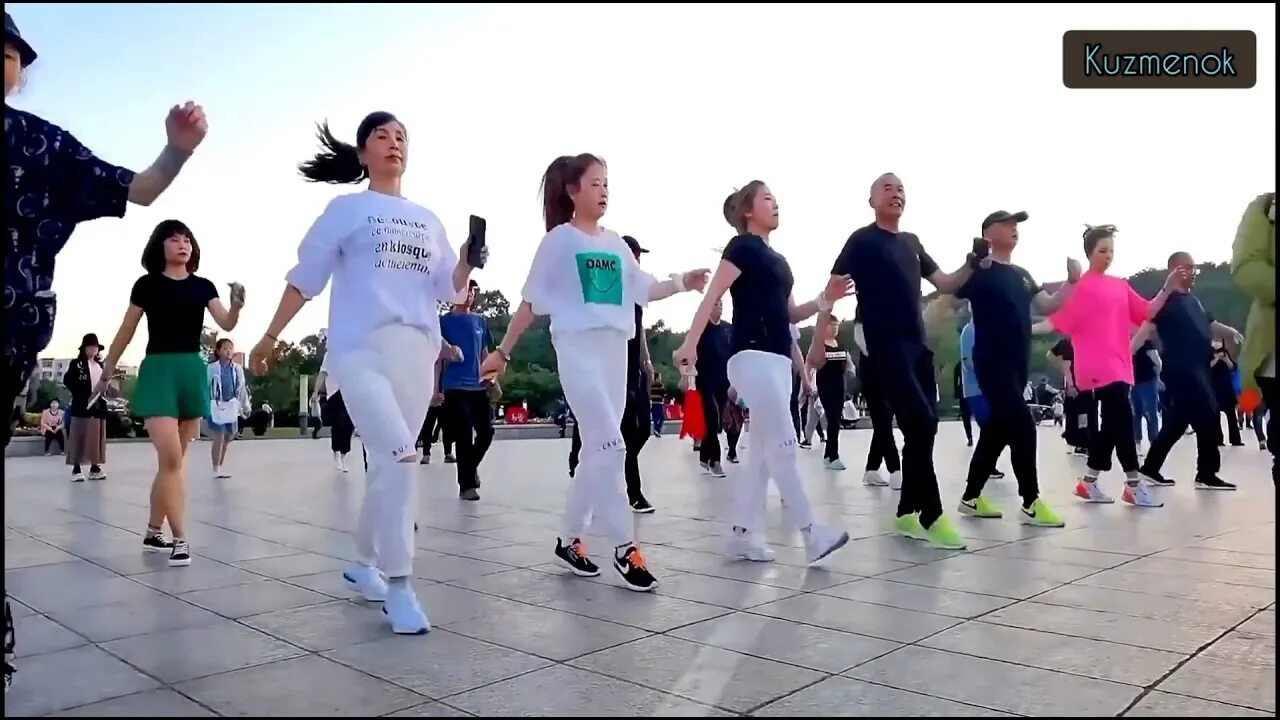 Seni suem кайрат нуртас. Seni suiem кайрат нуртас. Seni suem кайрат нуртас. Кайрат нуртас и нюша. Seni suem кайрат нуртас.