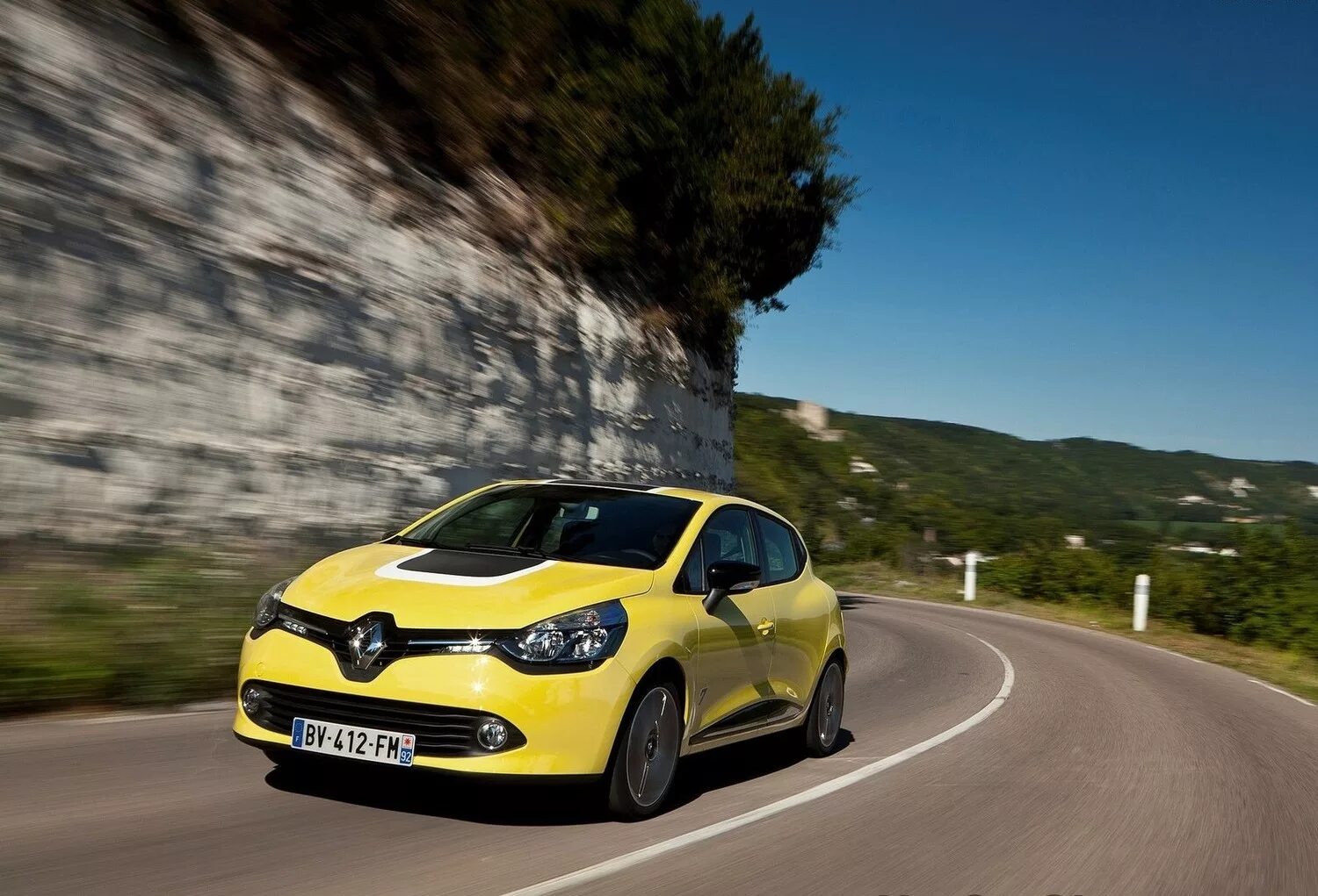 Скорости машины рено. Рено Клио. Renault Clio 2013. Рено Клио 4 поколение. Renault Clio RS.