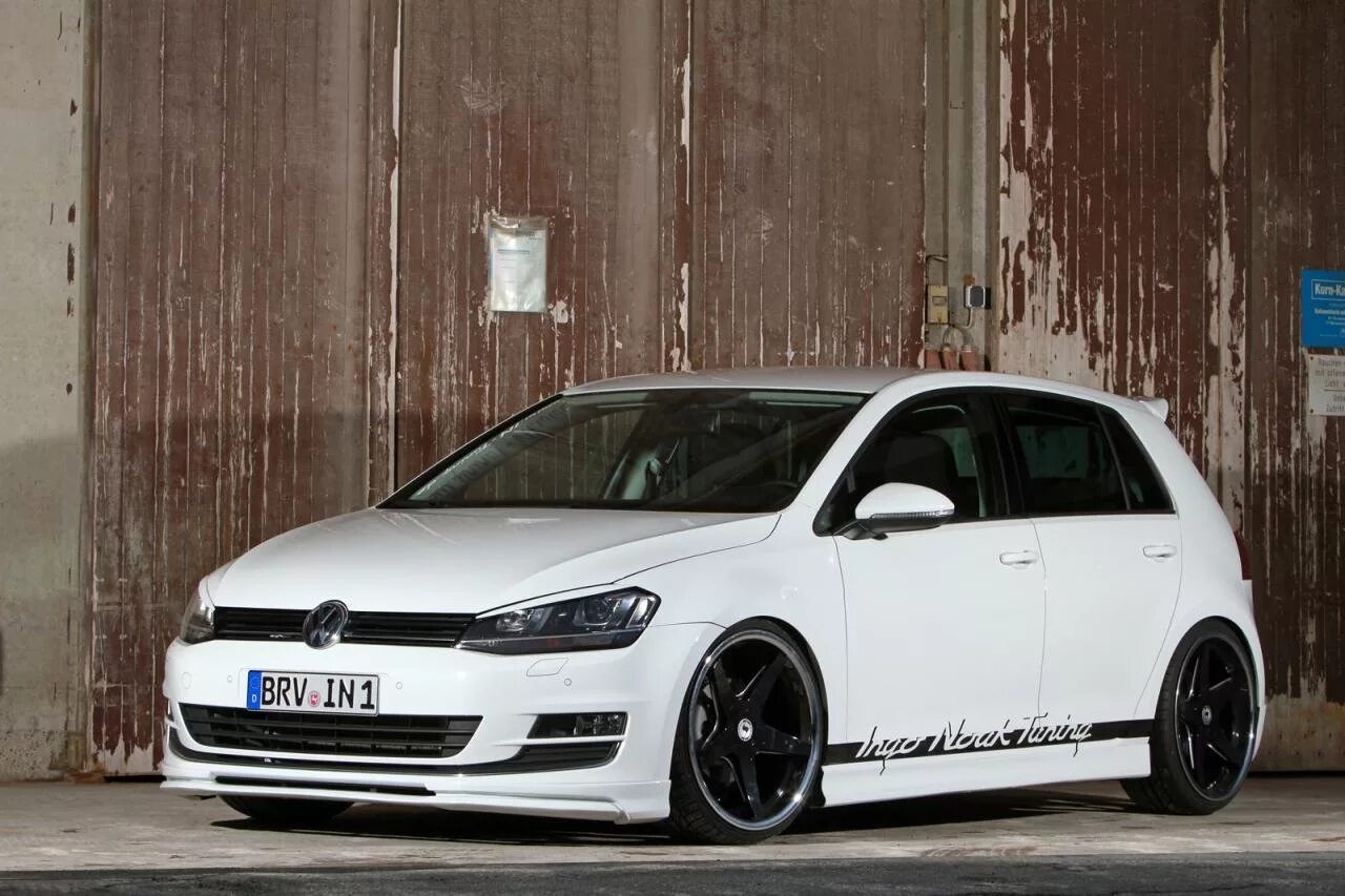 Тюнингованные фольксваген. VW Golf 7. Volkswagen Golf 2014 Tuning. Volkswagen Golf 7 Tuning. VW Golf 7 GTI Tuning.