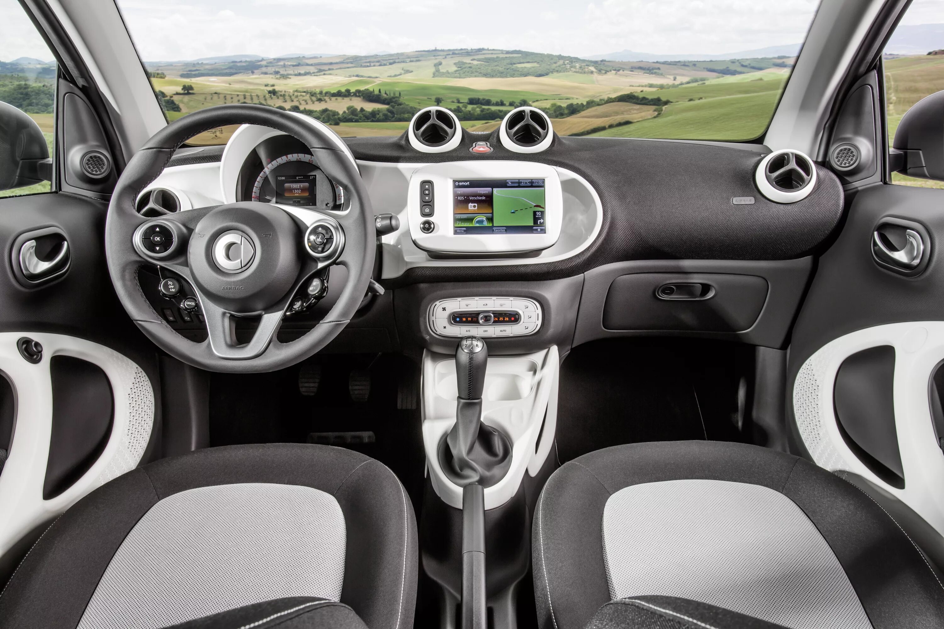 Smart Fortwo Forfour. Smart Forfour 2016 салон. Smart Fortwo 2016 салон