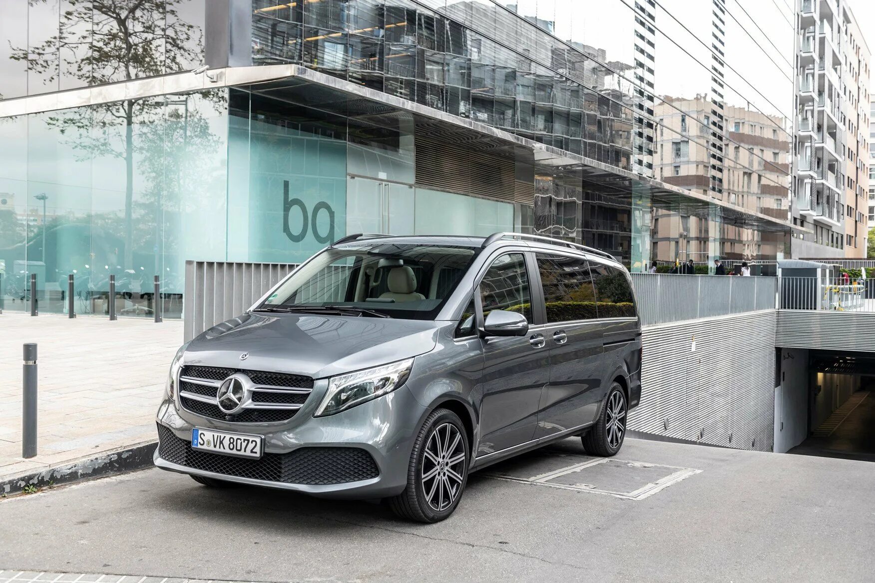 Mb v class. Mercedes benz v class 2025. mercedes-benz v 300d. мерседес v class 2025. мерседес вито 2025.