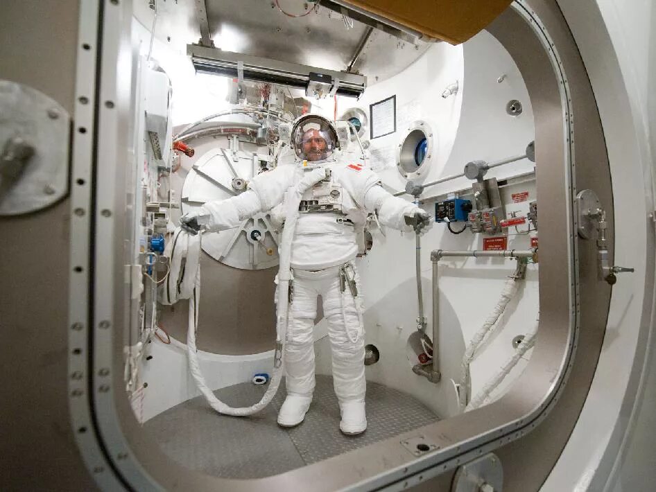 Кристофер Хэдфилд астронавт. Канадский космонавт. Космический сервис. Космонавты из Канады.