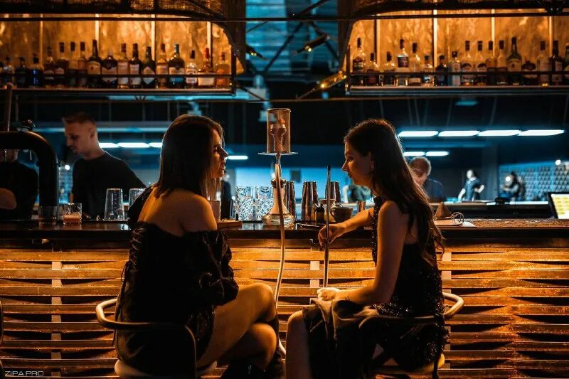 Queen now. Queen альбомы. Высота 175. Пенза володарского 27 бар высота 175. Sushi pixel.