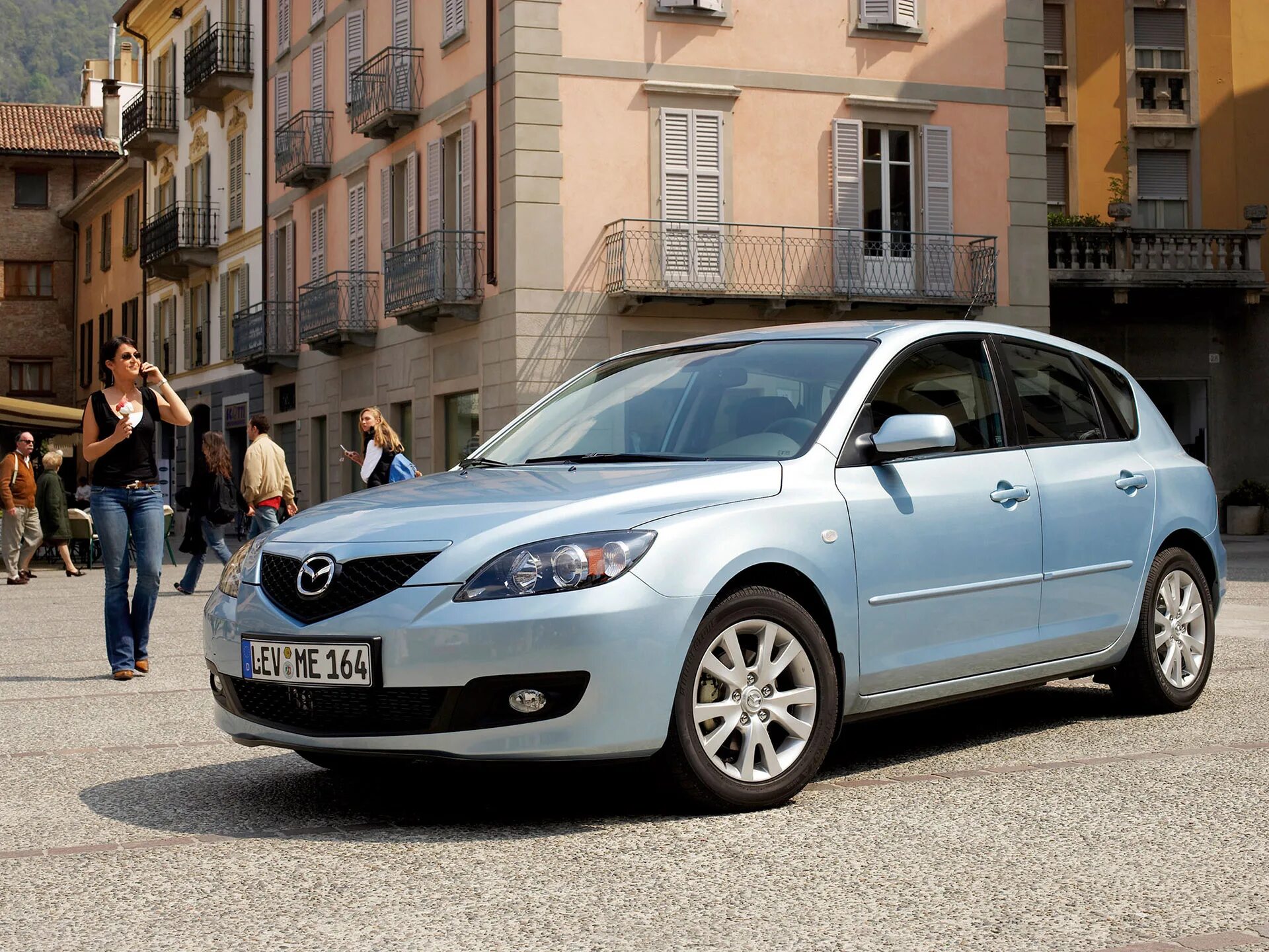 7.3 фото. Машина Мазда 3. Мазда 3 2008. Мазда 3 2008 года хэтчбек. Mazda 3 2.5 AWD.