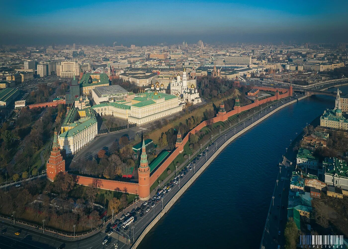 Москва основная информация. Московский Кремль с высоты птичьего полета. Московский Кремль с высоты. Виды Московского Кремля с высоты птичьего полета. Территория Кремля в Москве.