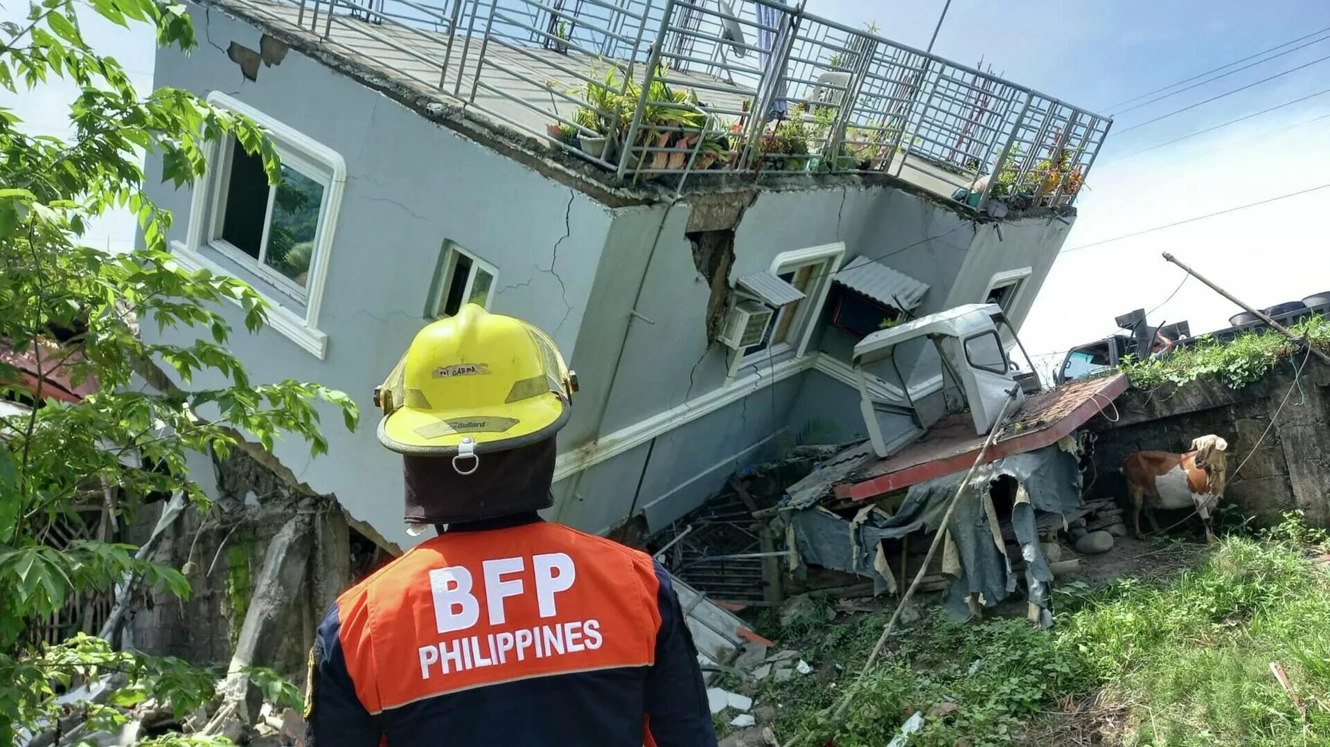 Тайвань землетрясение пострадавшие. Филиппины землетрясение. Землетрясение спасатели. Землетрясение фото. Мощное землетрясение.