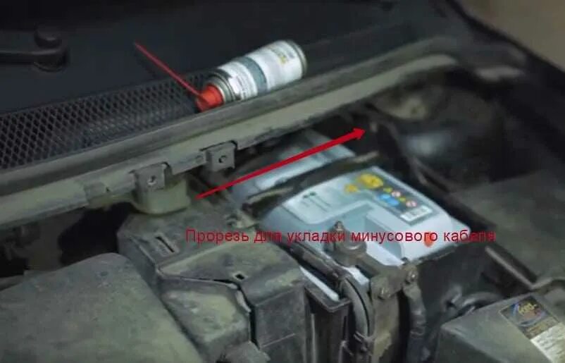 Ford focus 2 рестайлинг аккумулятор. Плюс минус форд фокус 2 аккумулятора фокус. аккумулятор форд фокус 2 дорестайлинг. снятие аккумулятора форд фокус 2. снять аккумулятор форд фокус 2.
