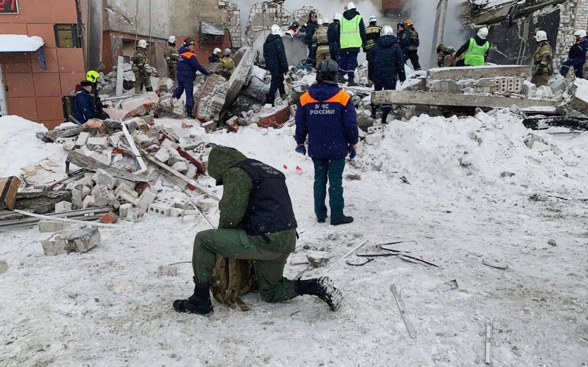 Причина чп. Взрыв газа Мещерский бульвар. Взрыв в кафе Самурай в Нижнем Новгороде. Взрыв на Мещере Нижний Новгород. Взрыв дома в Нижнем Новгороде.