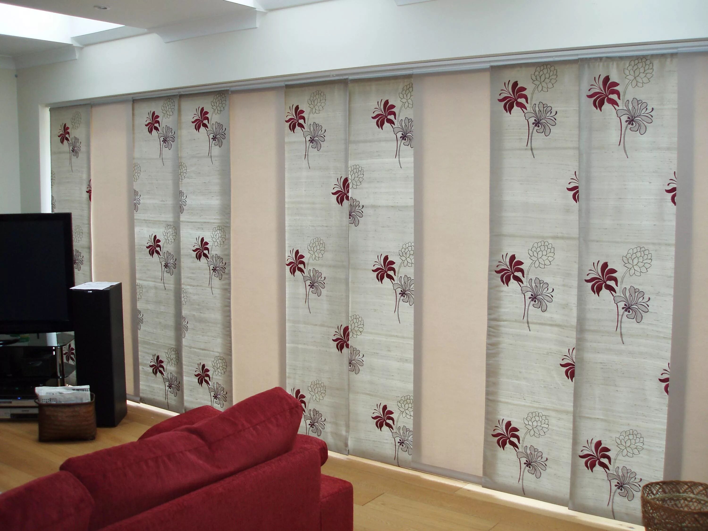 тюль в японском стиле. жалюзи в японском стиле. портьеры в японском стиле. жалюзи в японском стиле. японская шторка перегородка норэн.