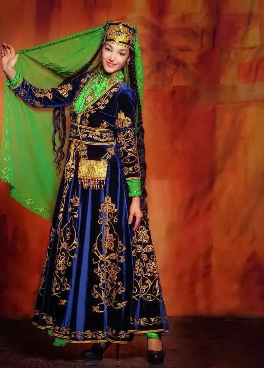 Таджикская Национальная одежда Нодира Мазитова. Таджикский национальный костюм Джома. Национальгая одежда Тадж. Таджикистана наряд савримени. Таджикские национальные платья