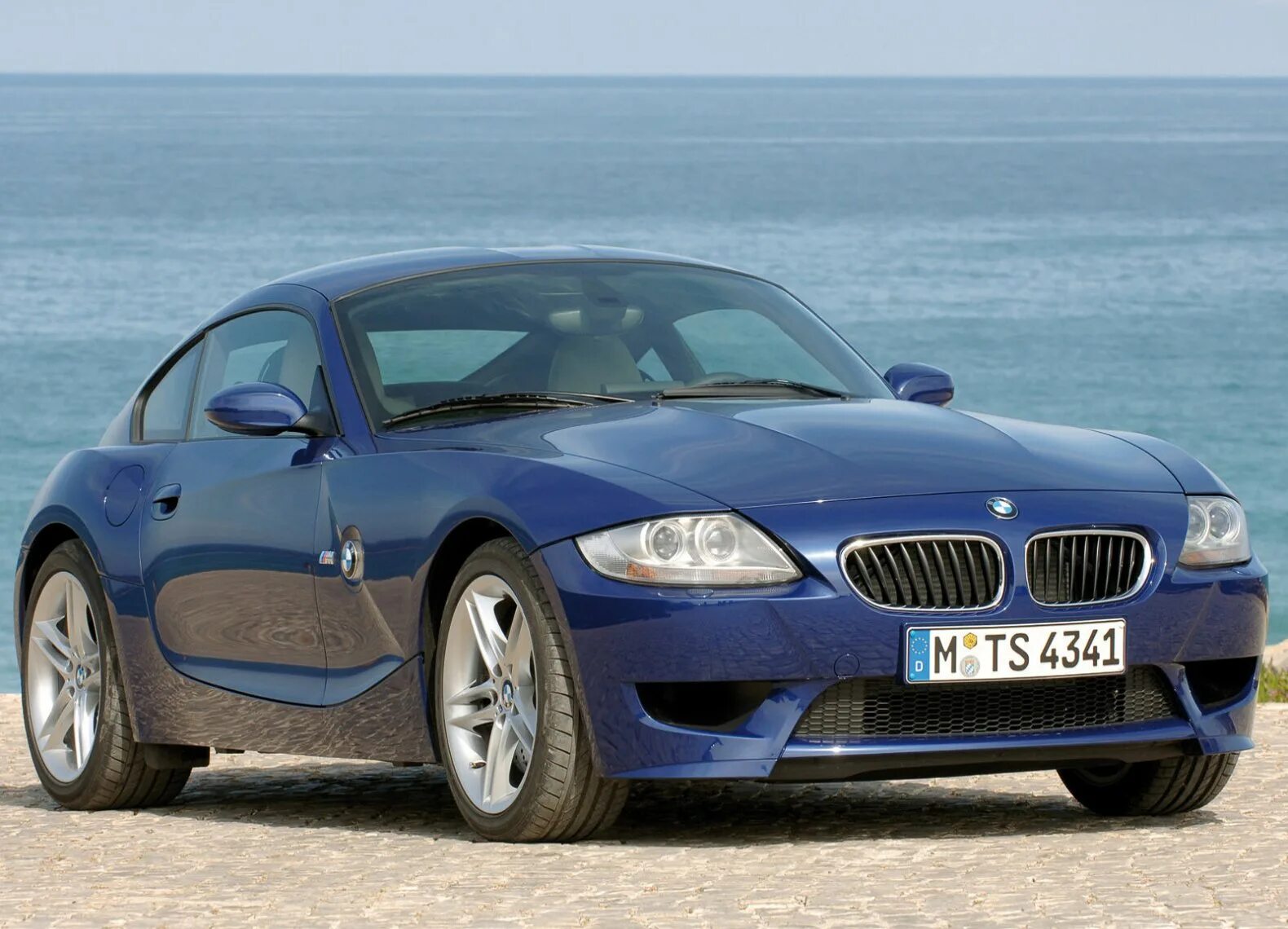Бмв двухместная. BMW z4 Coupe. BMW z4 m Coupe. BMW z4m Coupe e86. 2008 BMW z4 m Coupe.