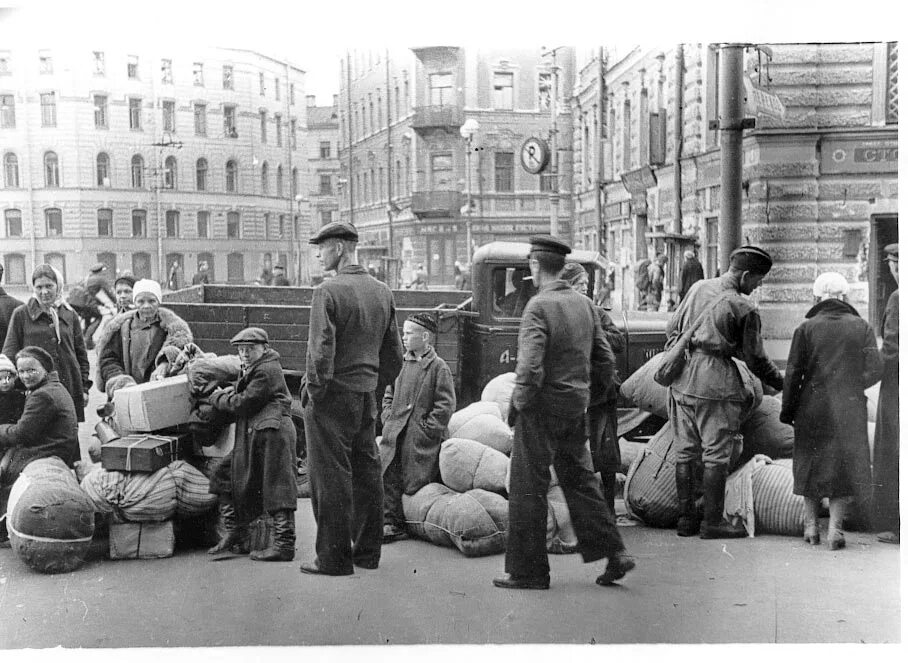 1 день блокады. Ленинградская блокада 1941. Блокада Ленинграда 1942 год.