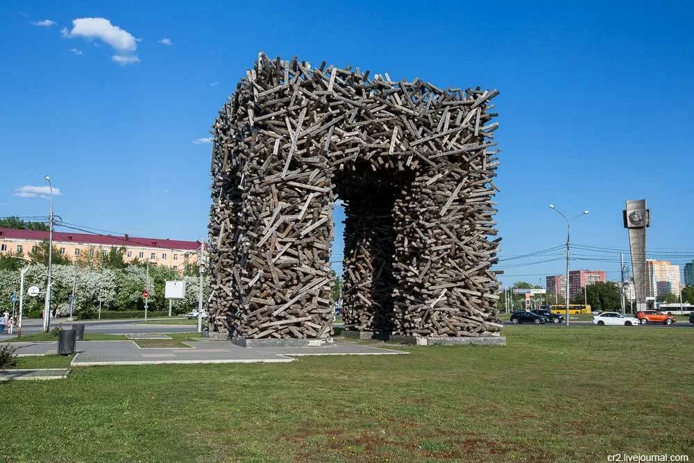 Памятник букве «п» (Пермские ворота). Достромичательности Перми. Достопримечательности Перми памятники. Пермские ворота Пермь. Чем знаменит пермский