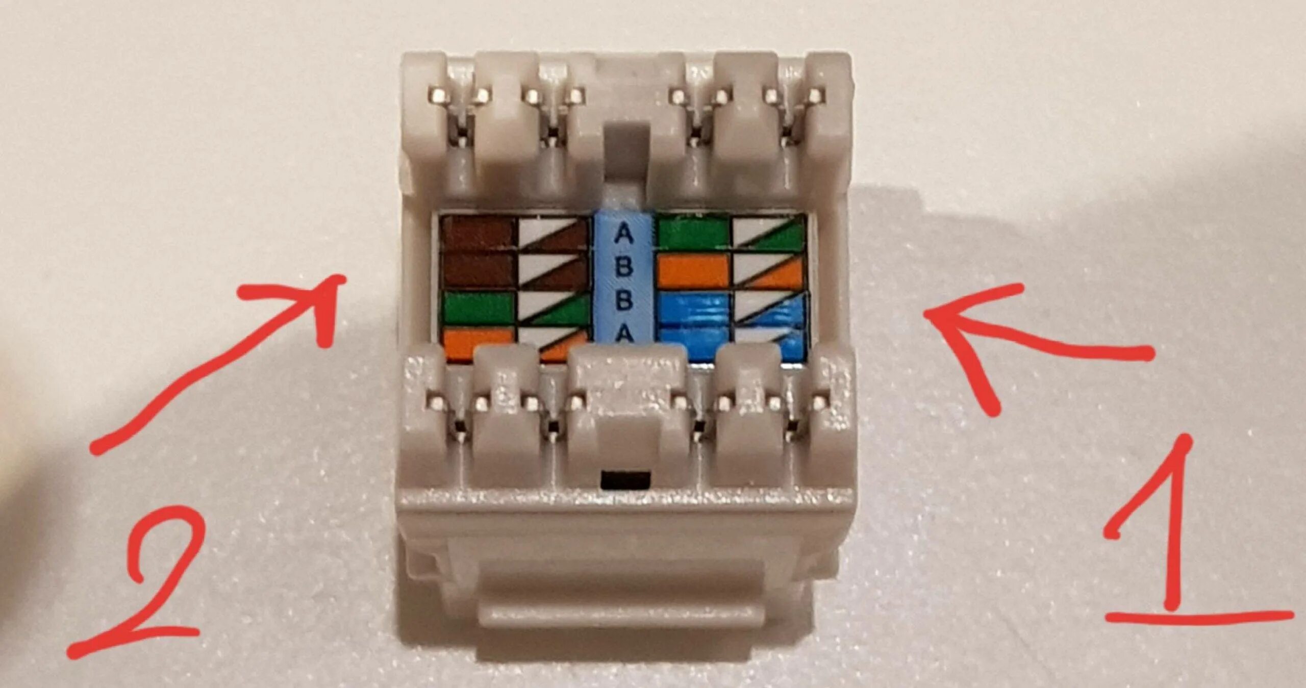 Как подключить интернет провод к розетке. Обжать розетку rj45. распиновка розетки шнайдер rg 45. распиновка розетки rj45 по цветам 8 провода. разъем rg45 с клеммником.