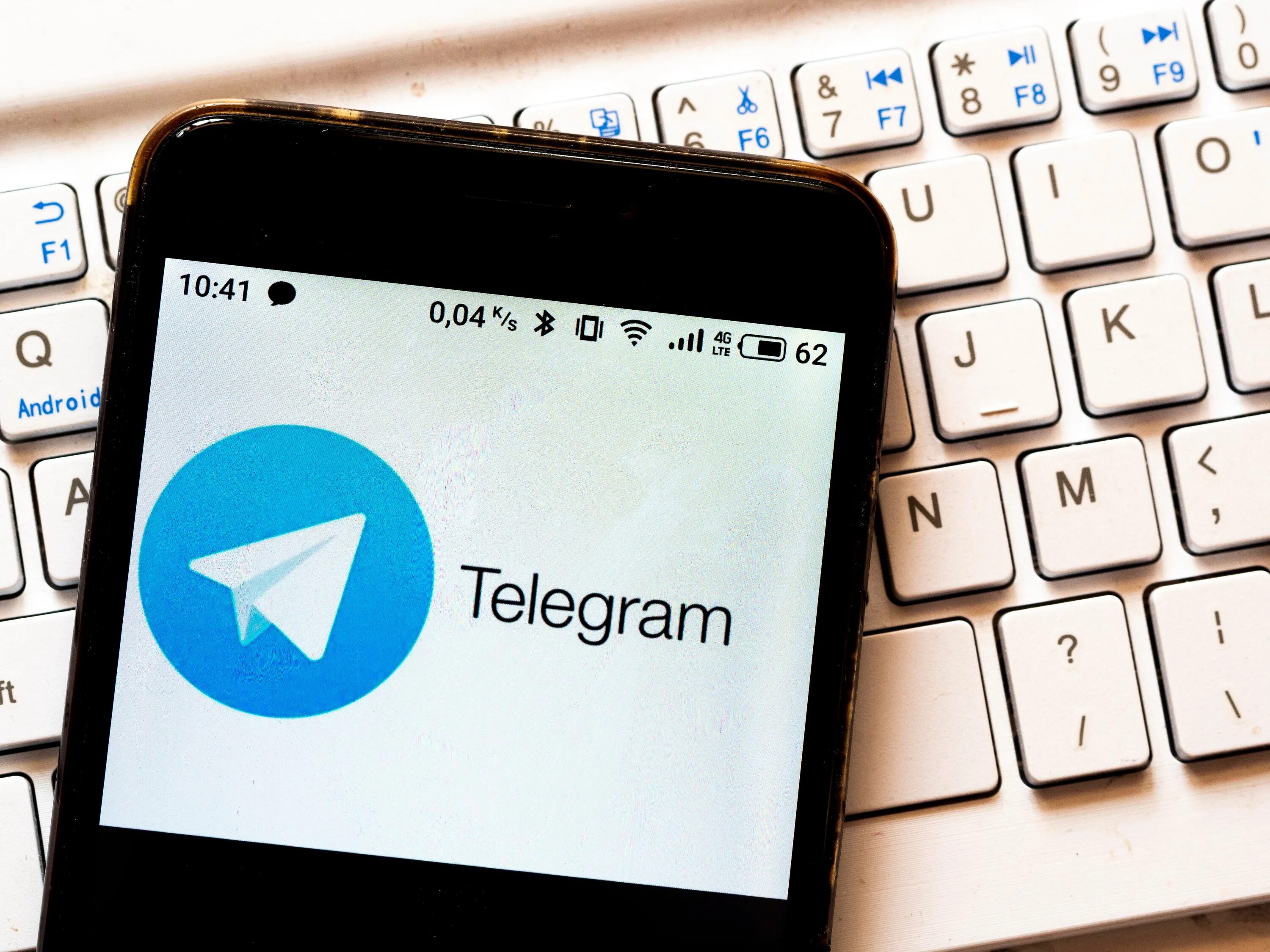 Telegram user. Телеграмм 2013. Дипфейки телеграмм. Telegram картинки. Телеграм признание.