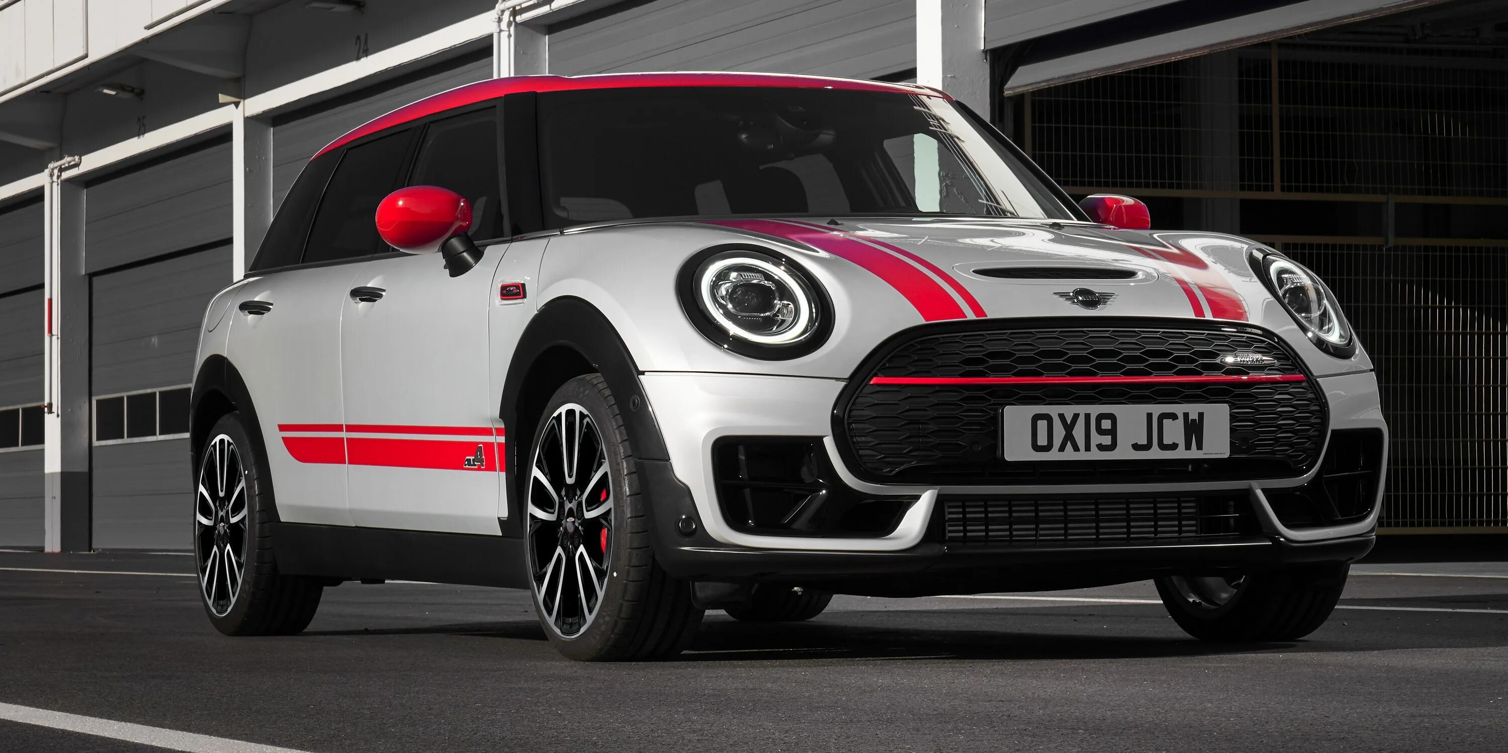 Mini John Cooper works Clubman. Mini Cooper Clubman JCW. 2022 Mini Cooper Clubman JCW. Mini Clubman John Cooper 2020. Мини купер 2024