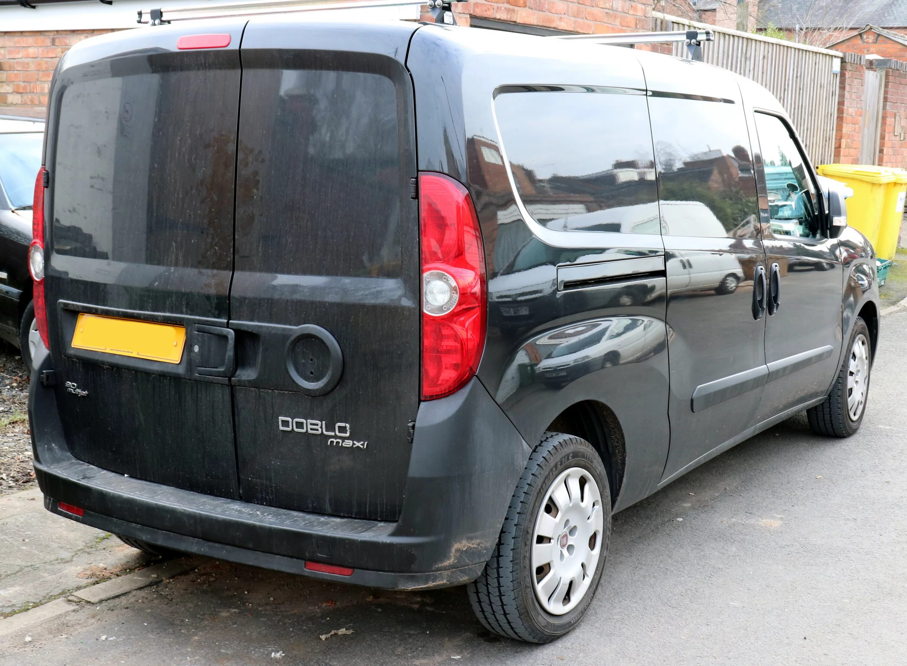 Фиат добло какой бензин. Fiat doblo 1.3 multijet. фиат добло 2 поколение. fiat doblo multijet kofferraum. фиат добло с прицепом.