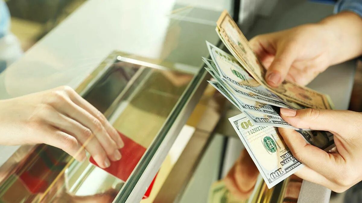 Продать деньги иностранные. Банк деньги. счет в банке. наличные деньги. деньги в кассе банка.