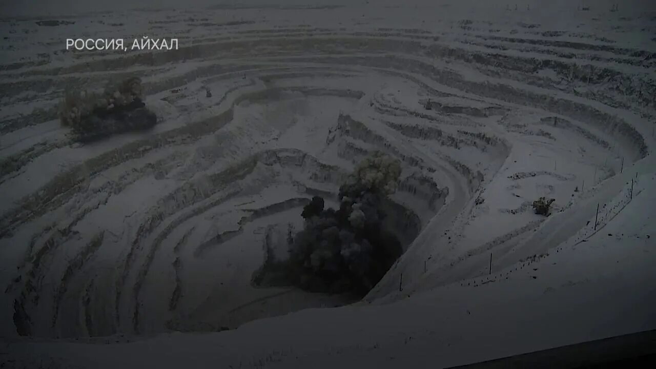 Алмазы айхал. Якутия поселок айхал добыча алмазов. карьер юбилейный айхал. поселок айхал карьер. карьер айхал якутия.