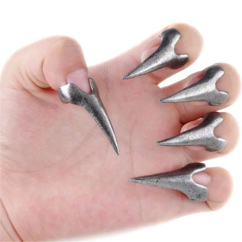 Sharp claws