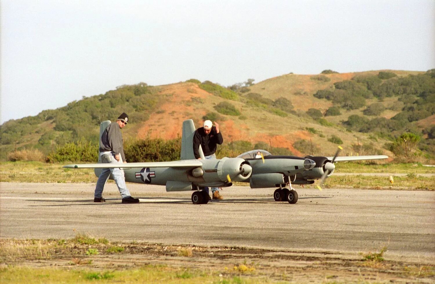 Хьюз XF-11. Самолёт Hughes XF-11. Говард Хьюз XF-11. Hughes XF-11 модель.