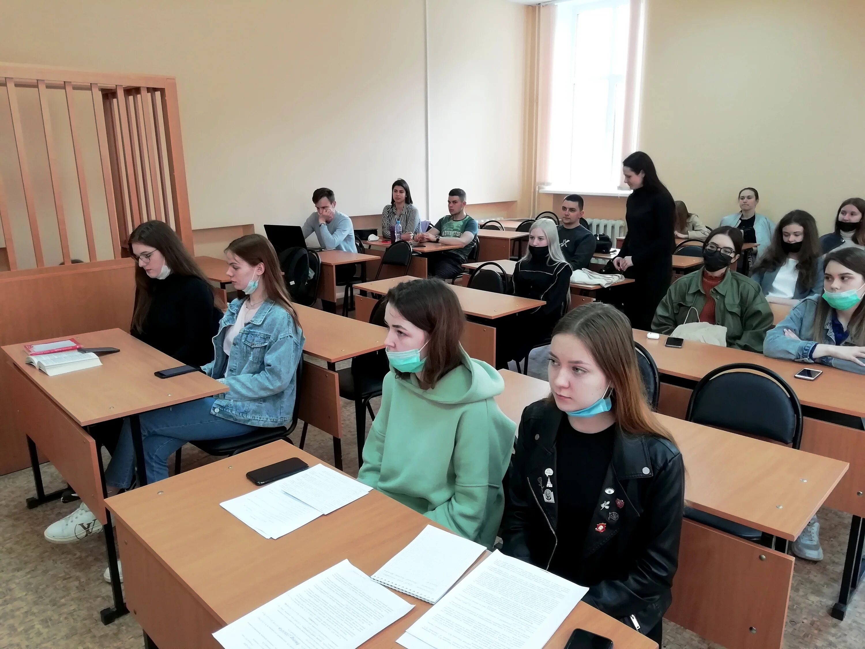 Студенты академии сумеру. Институт лэти внутри. В академии студенты или. Студенты академии. Сакура у академии штиглица.