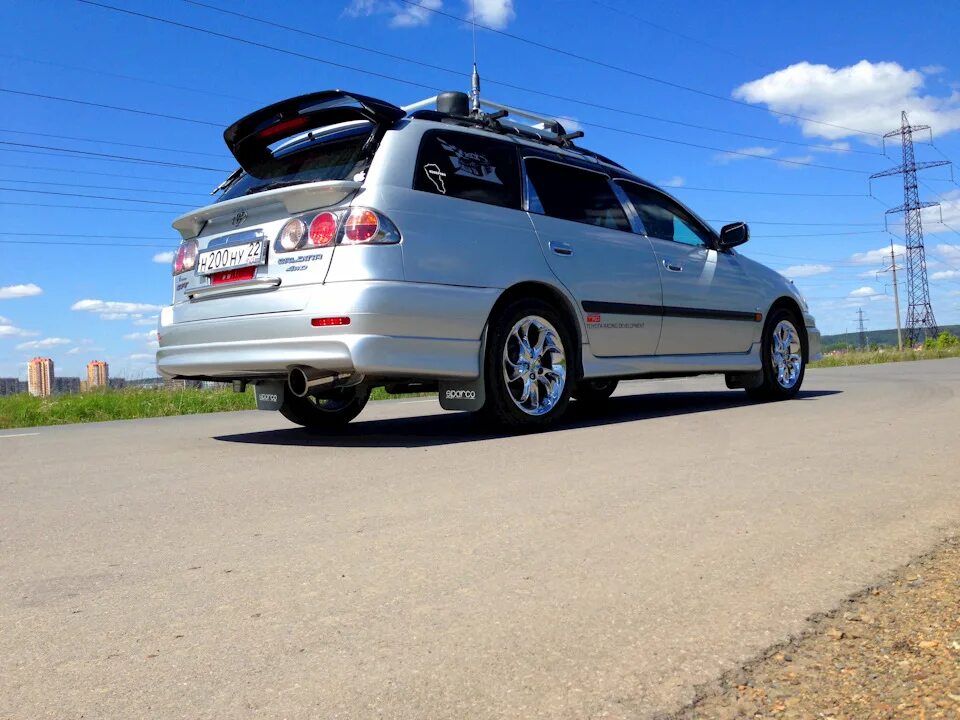 Дром купить калдину. Тойота Калдина. Toyota Caldina 200. Тойота Калдина универсал 2004. Тойота Калдина 1996 белая.