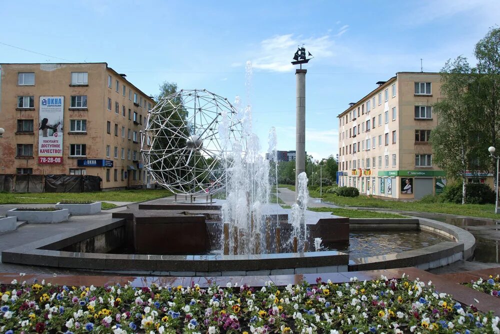 Карелия Петрозаводск. Петрозаводск центр города. Город Петрозаводск Республика Карелия. Памятники Петрозаводска столицы Карелии.