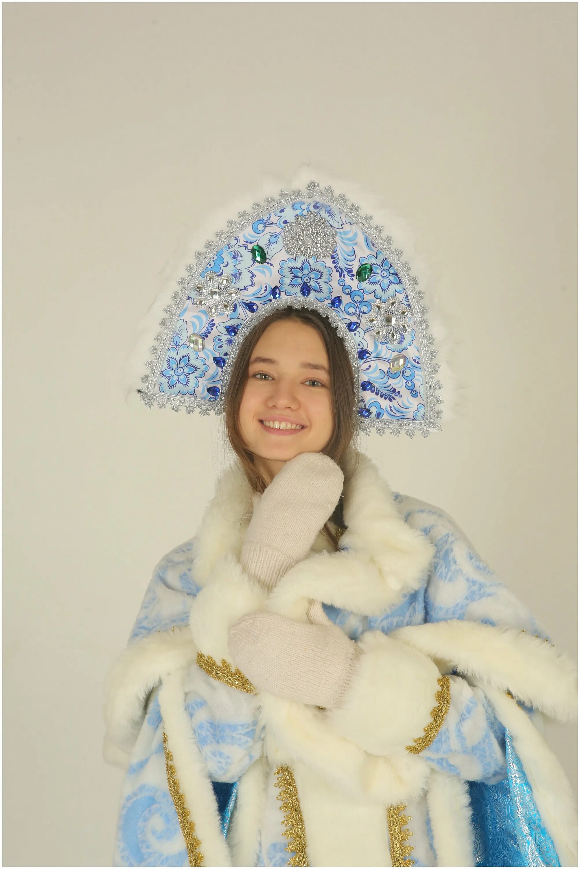 Как называется головной убор у снегурочки. Как называется головной убор у снегурочки. Как называется головной убор у снегурочки. Шапка снегурочки. Кокошник "снегурочка лиза".