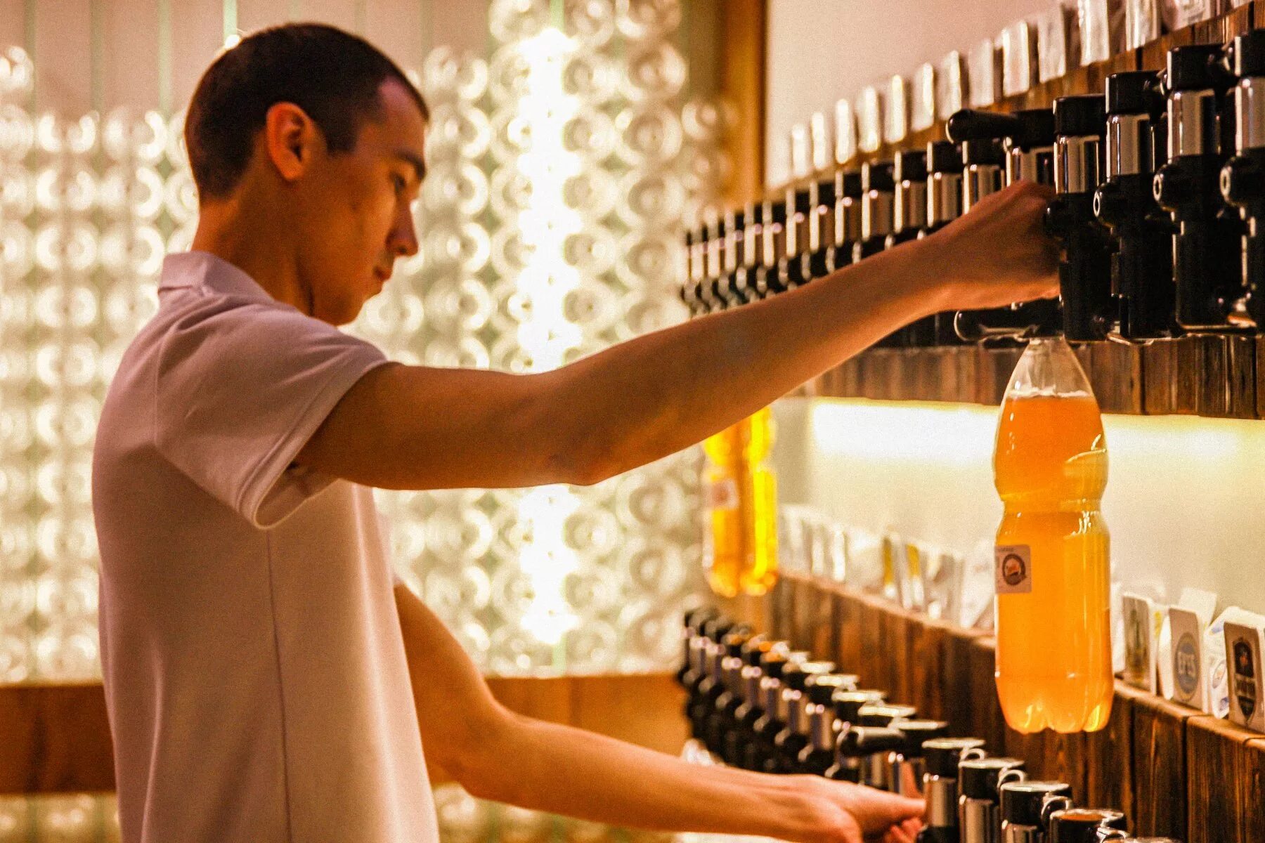 Торговля алкоголем общепит. Разливное пиво. Торговля алкоголем общепит. Напитки в общественном питании. Лицензия на алкогольную продукцию в 2021 году.