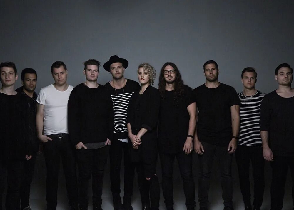 Hillsong united oceans. Hillsong united. Hillsong united солистка. Hillsong united. Hillsong worship.