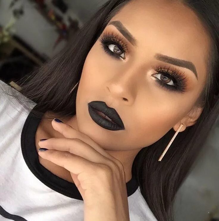 How to Pull Off Dark Lipstick Like a Pro - fashionsy.com Makeup inspiration, Bea