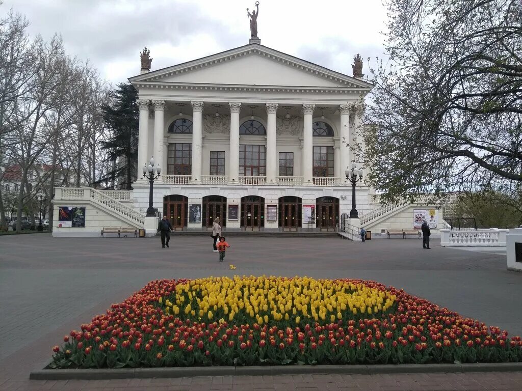 луначарского. а. в. русский драматический театр им. театр имени луначарского.