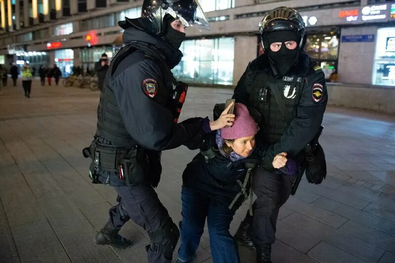 Протесты в Москве. Массовые протесты в Москве. Спецоперация РФ на Украине. Спецоперация России на Украине фото. Запрещено проводить митинги