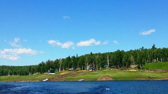 База причал талакан амурская. База берег талакан амурская область. Турбаза причал талакан. База причал талакан. Турбаза причал талакан.